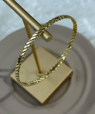 Zarif Gold Rengi Çelik Kadın Bilekliği 60mm - Küçük Boy ve Dayanıklı