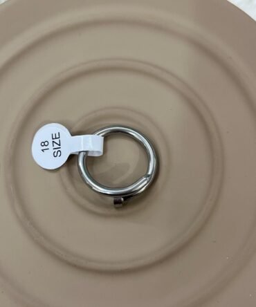 No: 18 Gümüş Rengi Çelik Yüzük - Modern Unisex Tasarım, Dayanıklı & Hipoalerjenik